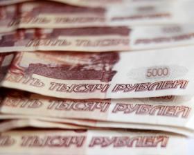 Рубль укрепляется на фоне дорожающей нефти