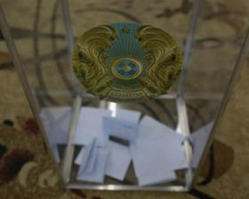 Кандидаты в президенты Кусаинов и Сыздыков проголосовали в Астане
