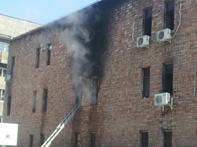 Пожар в торговом доме стройматериалов в Алматы ликвидирован, площадь возгорания - 250 кв. метров - ДЧС