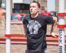 В Алматы открыли первую бесплатную спортивную площадку для занятий street workout