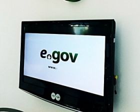 Перевести госзакупки полностью в электронный формат поручил президент
