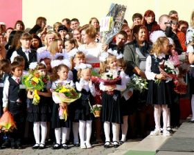 Более 270 тысяч детей пойдут 1 сентября в первый класс в Казахстане