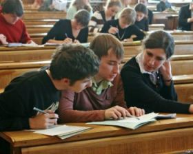 Минобразования не рассматривает возможность сокращения летних каникул школьников