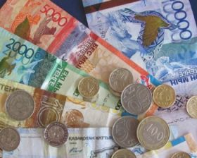 Тенге почувствует угрозу если рубль упадет до 42 за 1 USD, а цена на нефть до 80 USD за баррель — Келимбетов