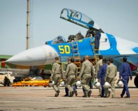 Семьям погибших летчиков разбившегося СУ-27 выделят средства для покупки квартиры — Баталов