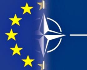 Украина отказалась от внеблокового статуса и заявила о своем желании вступить в ЕС и НАТО