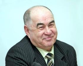Народные коммунисты выбирают кандидата на выборы из четырех претендентов